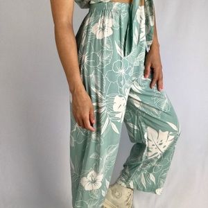Hawaiian Original Hilo Hattie green ivory pants